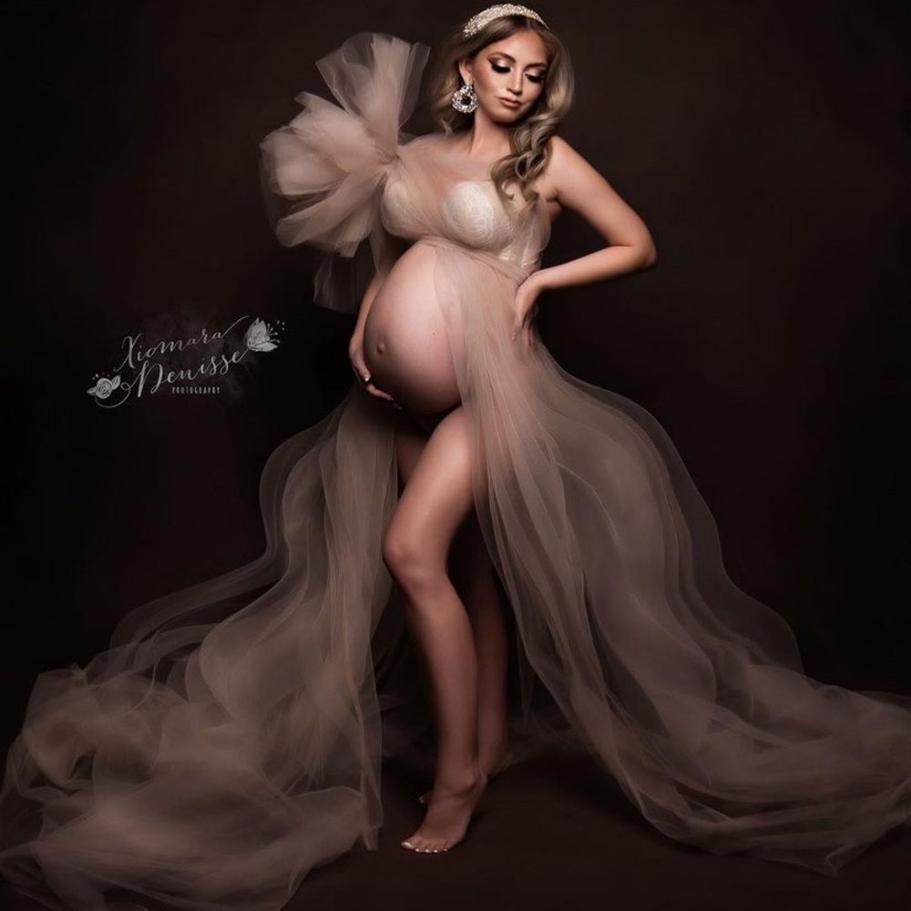 Maternity photoshoot gown